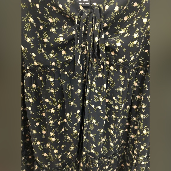 Forever 21 Black floral dress - Picture 6 of 10